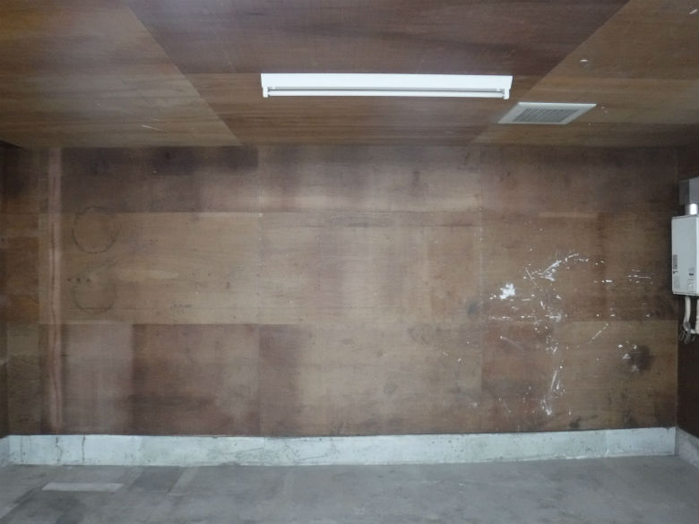 R1.6.3 倉庫を会議室と更衣室にする