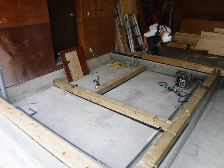 R1.6.25 倉庫を会議室と更衣室にする