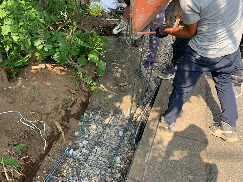 R2.6.17 万年塀をコンクリートブロック＋アルミフェンスに変更します⑤